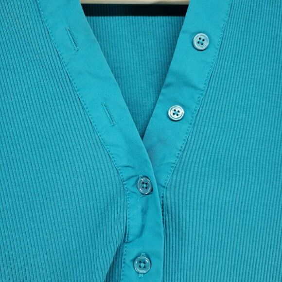 Chico's Pagoda Blue Ribbed Knit Eyelet Henley Top 1/2 Button Womens Size 1 - Picture 9 of 16